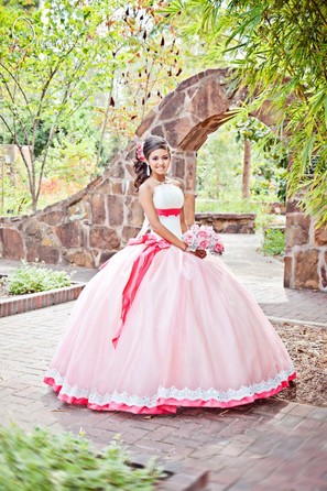 Mis Chicago  Quinceanera  Quinceanera  Planning Chicago  