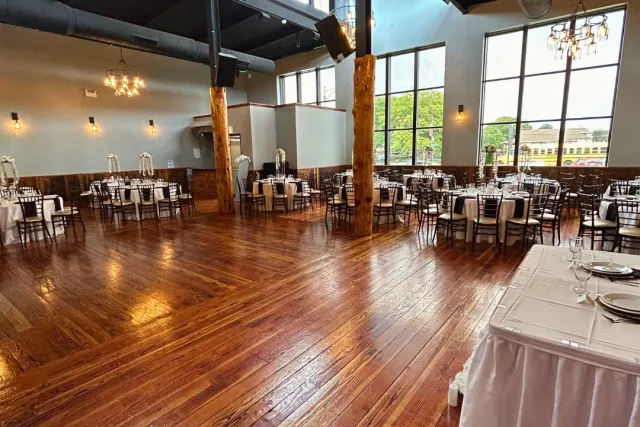 bella luna hall chicago