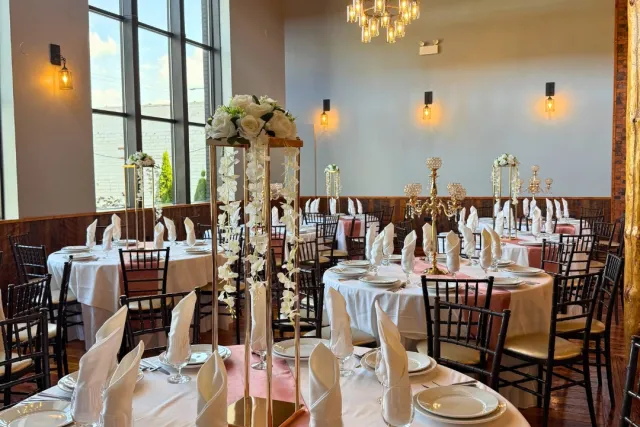 bella luna hall chicago