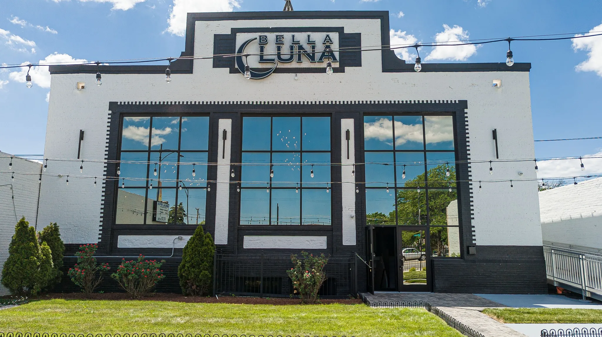 bella luna hall chicago