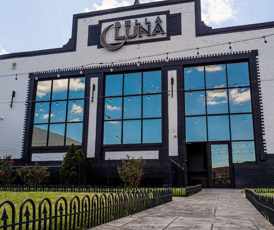 Bella luna hall chicago