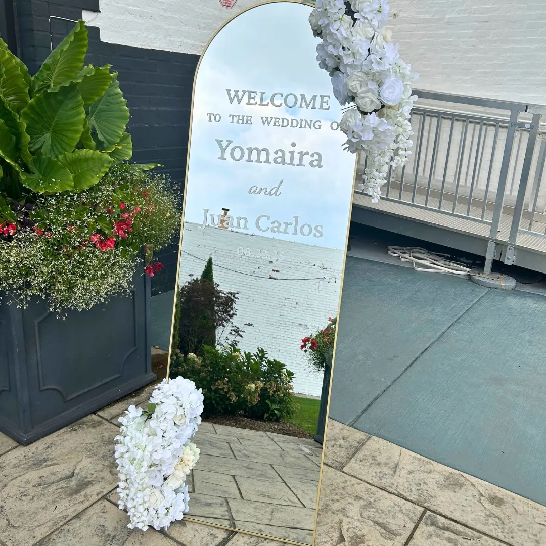 bella luna hall chicago wedding mirror